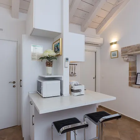 Bottega Affittacamere 3*